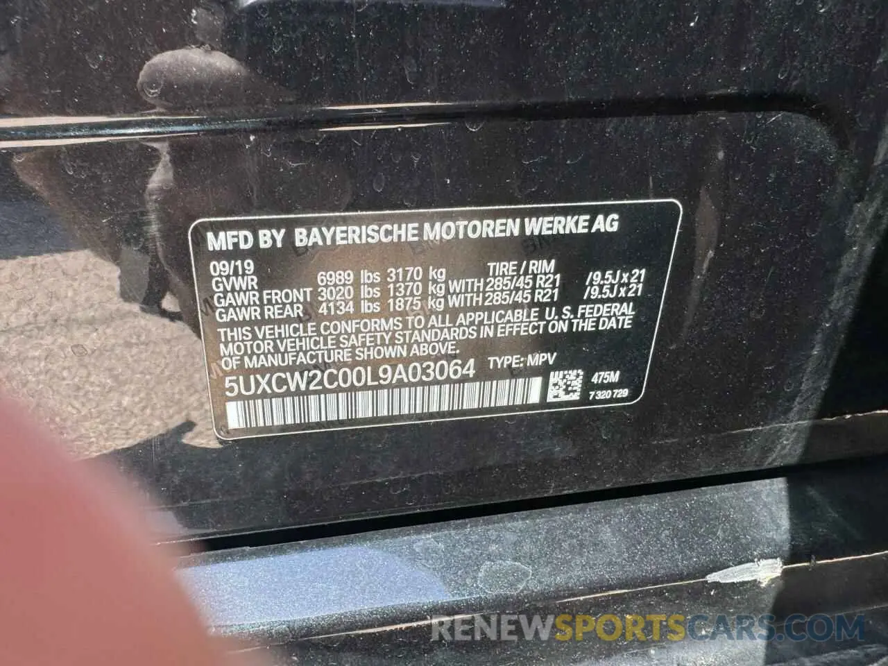 10 Photograph of a damaged car 5UXCW2C00L9A03064 BMW X7 2020