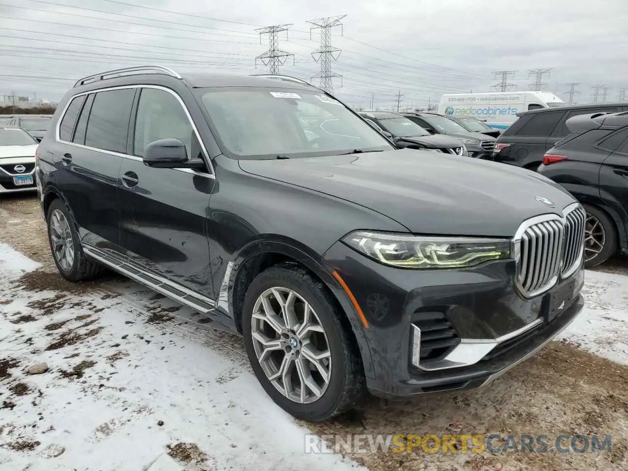 4 Photograph of a damaged car 5UXCW2C00L9C10201 BMW X7 2020