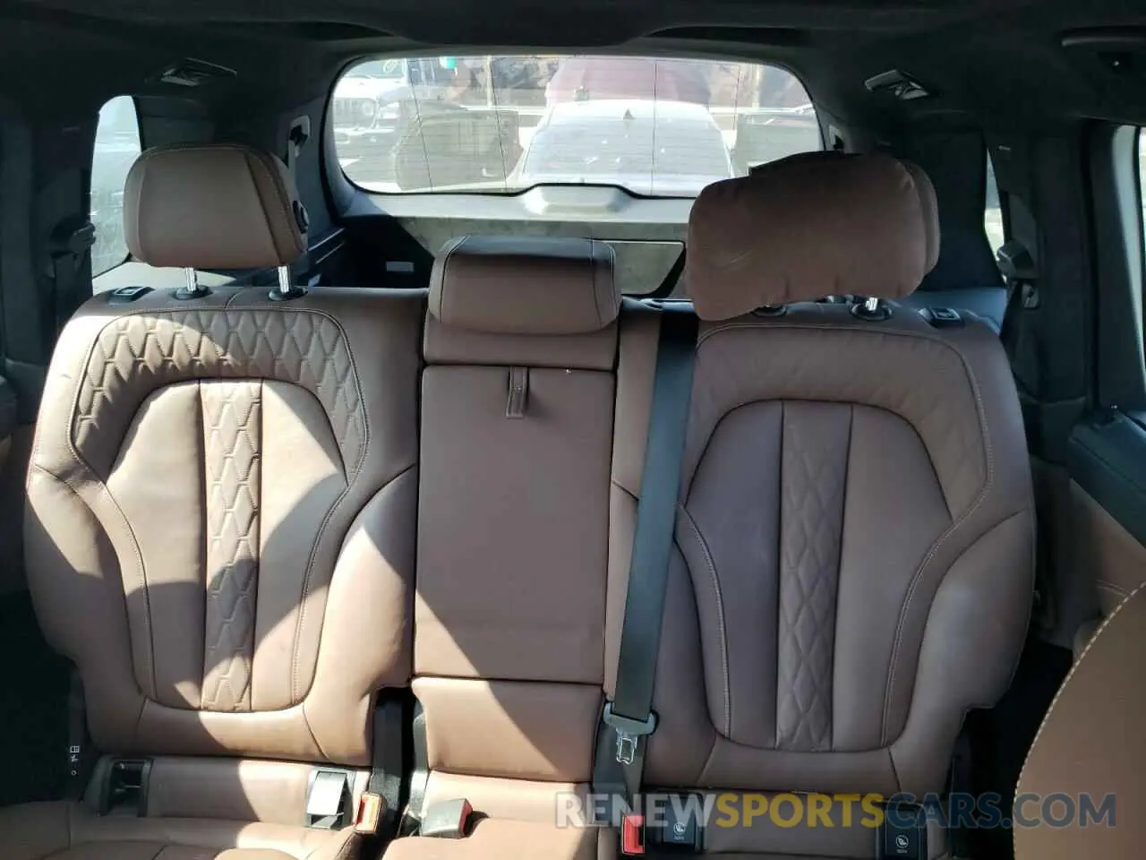 10 Photograph of a damaged car 5UXCW2C00L9D07382 BMW X7 2020