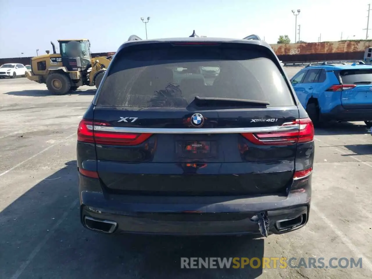 6 Photograph of a damaged car 5UXCW2C00L9D07382 BMW X7 2020