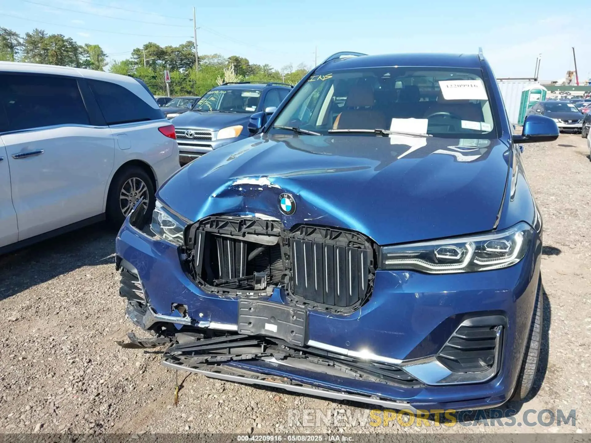 12 Photograph of a damaged car 5UXCW2C01L9B61428 BMW X7 2020