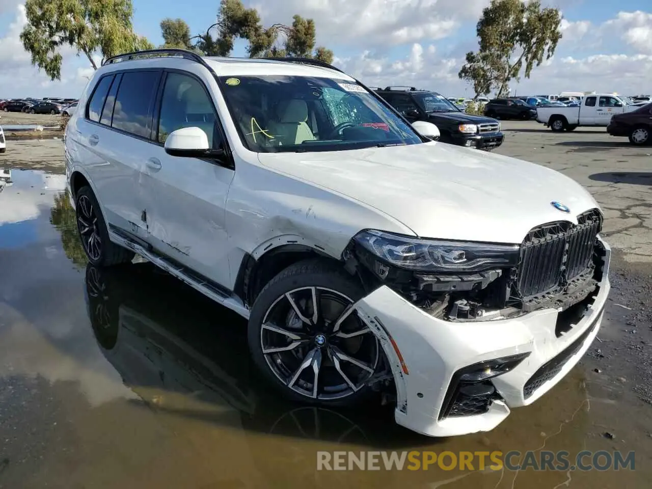 1 Photograph of a damaged car 5UXCW2C01L9C43613 BMW X7 2020