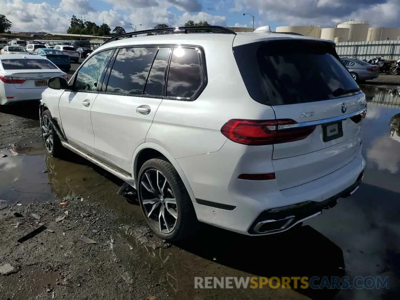 3 Photograph of a damaged car 5UXCW2C01L9C43613 BMW X7 2020