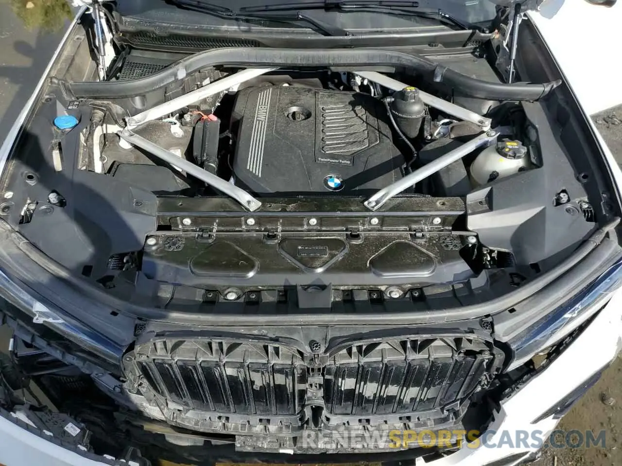 7 Photograph of a damaged car 5UXCW2C01L9C43613 BMW X7 2020