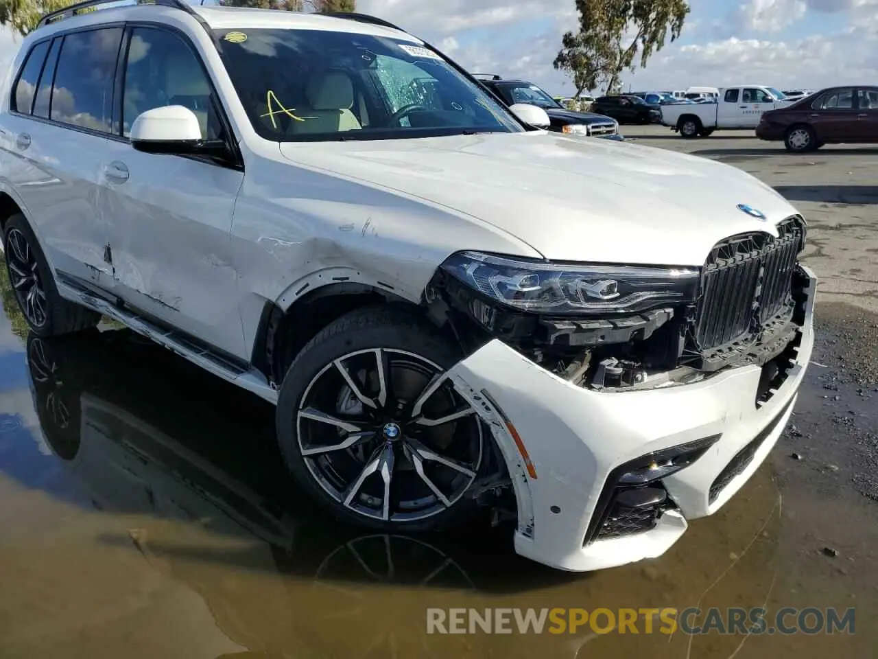 9 Photograph of a damaged car 5UXCW2C01L9C43613 BMW X7 2020