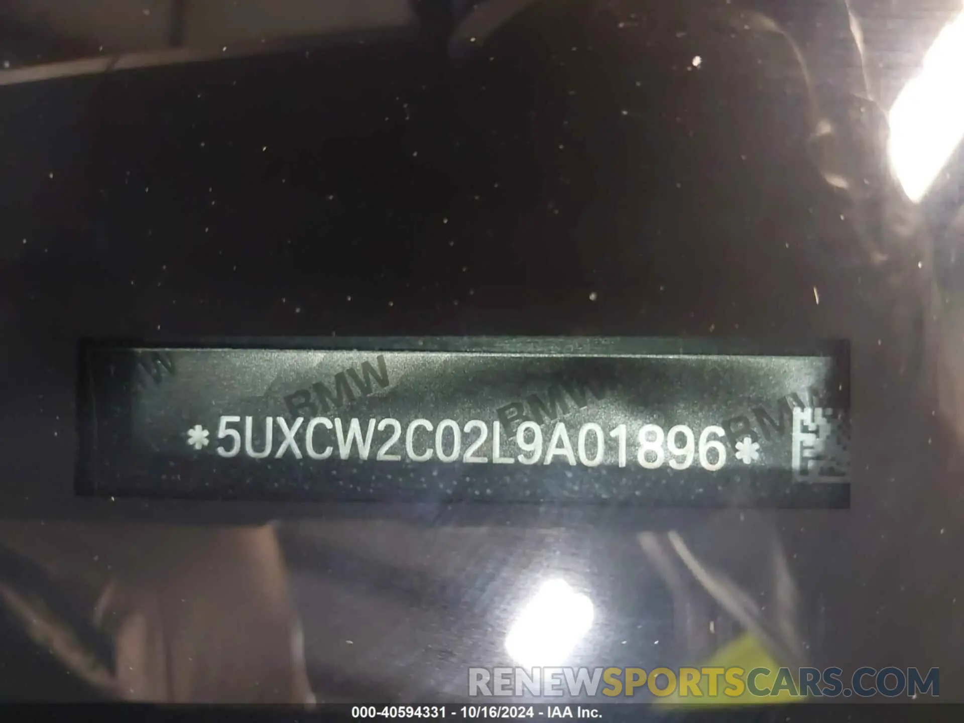 18 Photograph of a damaged car 5UXCW2C02L9A01896 BMW X7 2020
