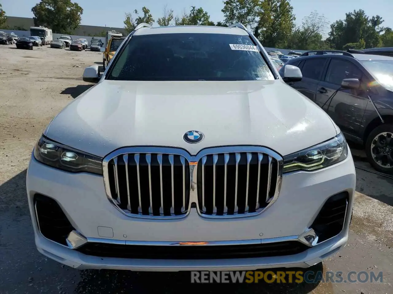 5 Photograph of a damaged car 5UXCW2C02L9A01946 BMW X7 2020