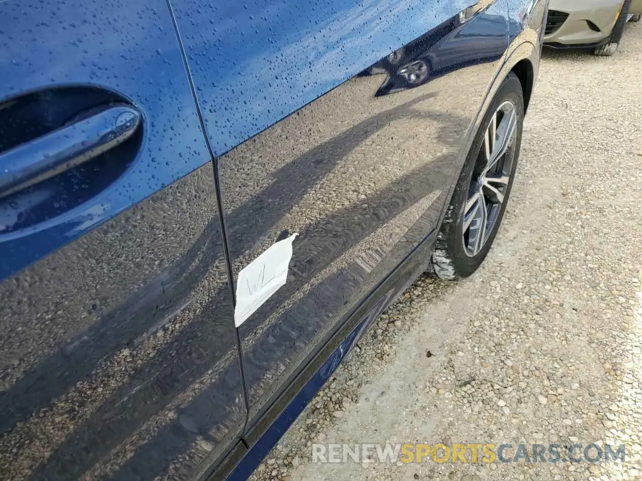 13 Photograph of a damaged car 5UXCW2C02L9B42161 BMW X7 2020