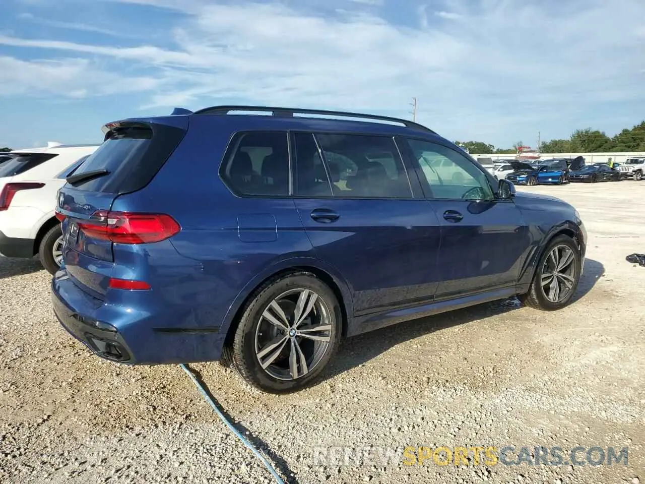 3 Photograph of a damaged car 5UXCW2C02L9B42161 BMW X7 2020