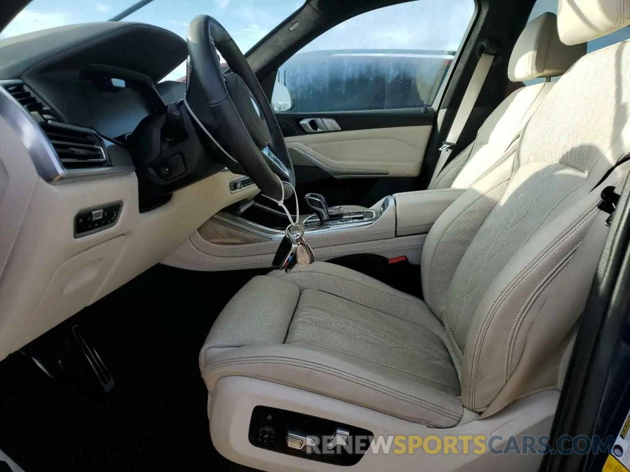 7 Photograph of a damaged car 5UXCW2C02L9B42161 BMW X7 2020