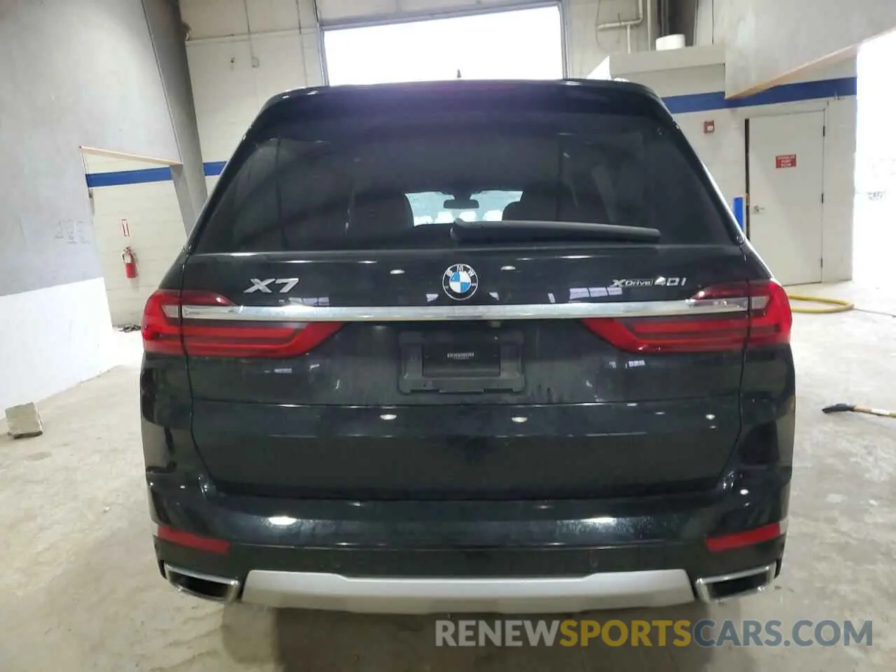 6 Photograph of a damaged car 5UXCW2C02L9B60336 BMW X7 2020