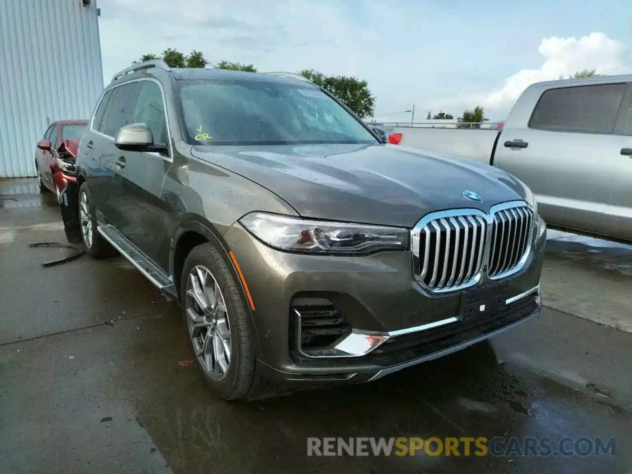 1 Photograph of a damaged car 5UXCW2C02L9C27677 BMW X7 2020