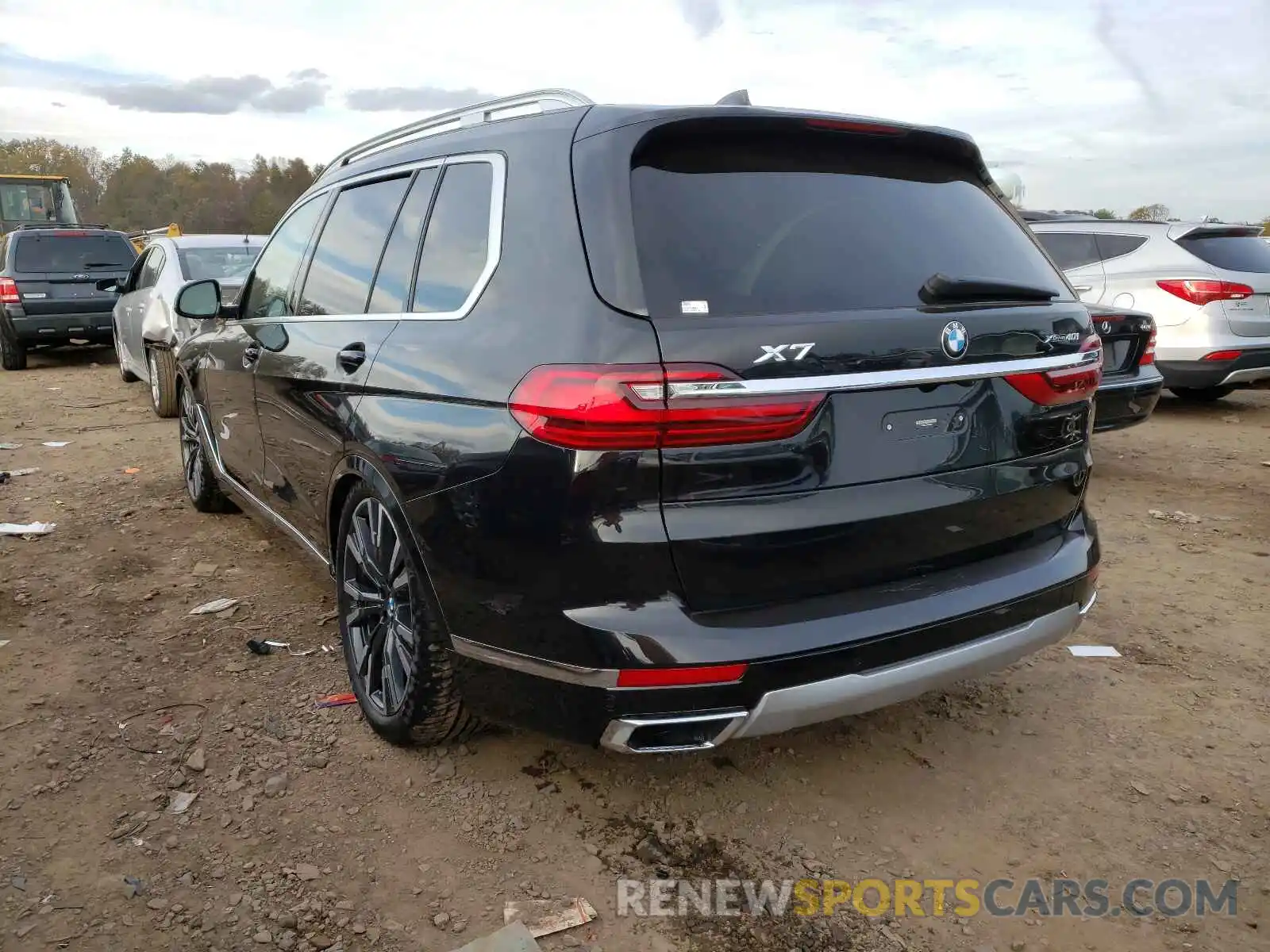 3 Photograph of a damaged car 5UXCW2C03L9A00241 BMW X7 2020