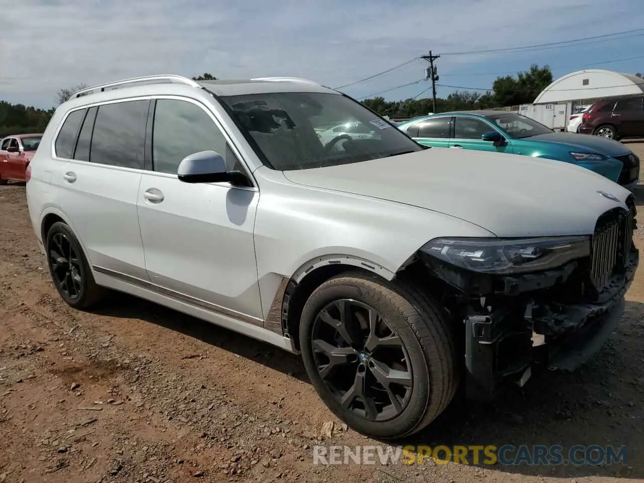 4 Photograph of a damaged car 5UXCW2C03L9B11615 BMW X7 2020