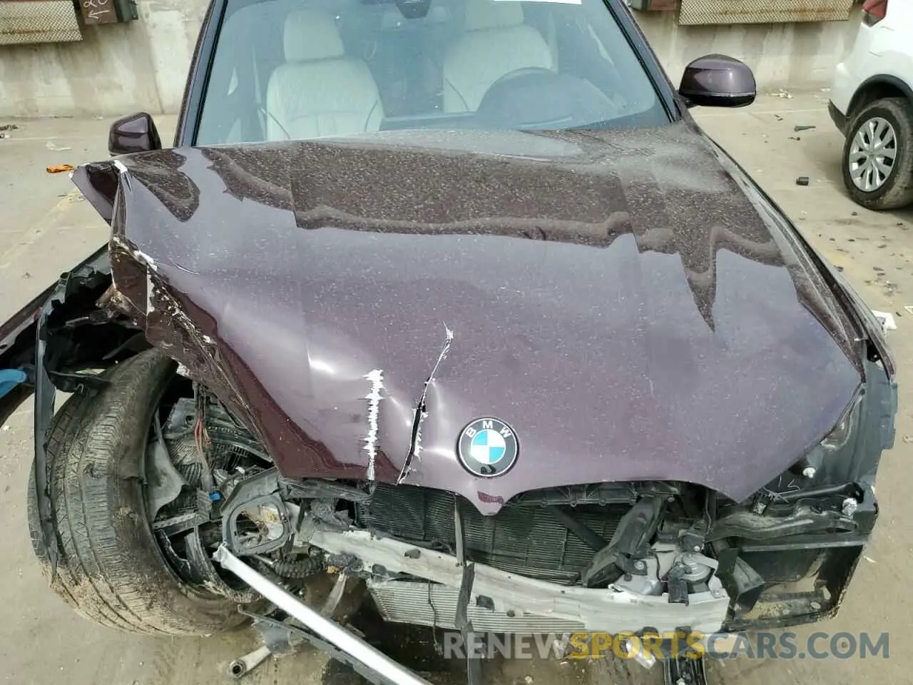 13 Photograph of a damaged car 5UXCW2C03L9C77648 BMW X7 2020