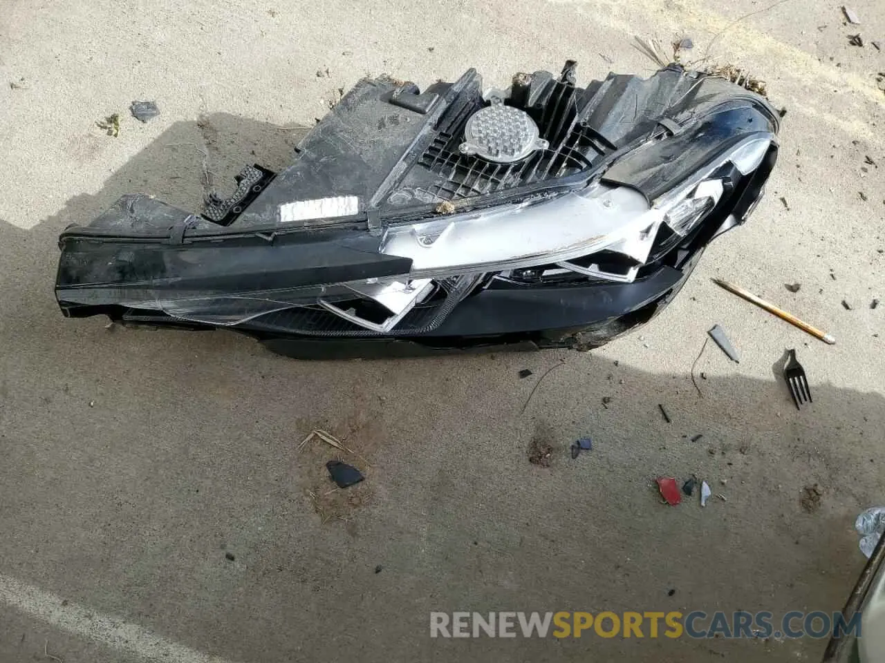 15 Photograph of a damaged car 5UXCW2C03L9C77648 BMW X7 2020