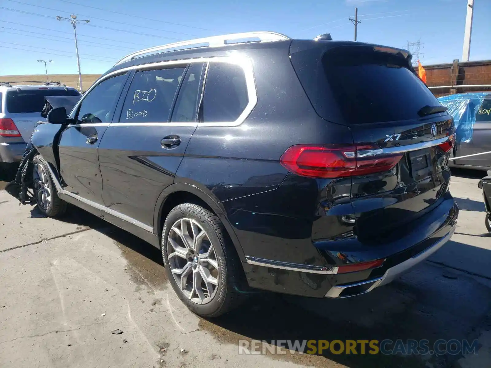 3 Photograph of a damaged car 5UXCW2C04L9B27936 BMW X7 2020