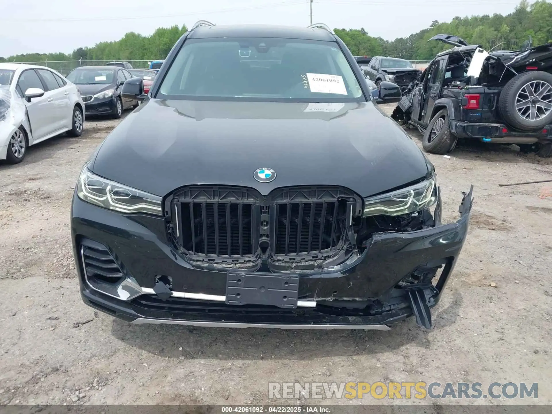 12 Photograph of a damaged car 5UXCW2C04L9B42405 BMW X7 2020