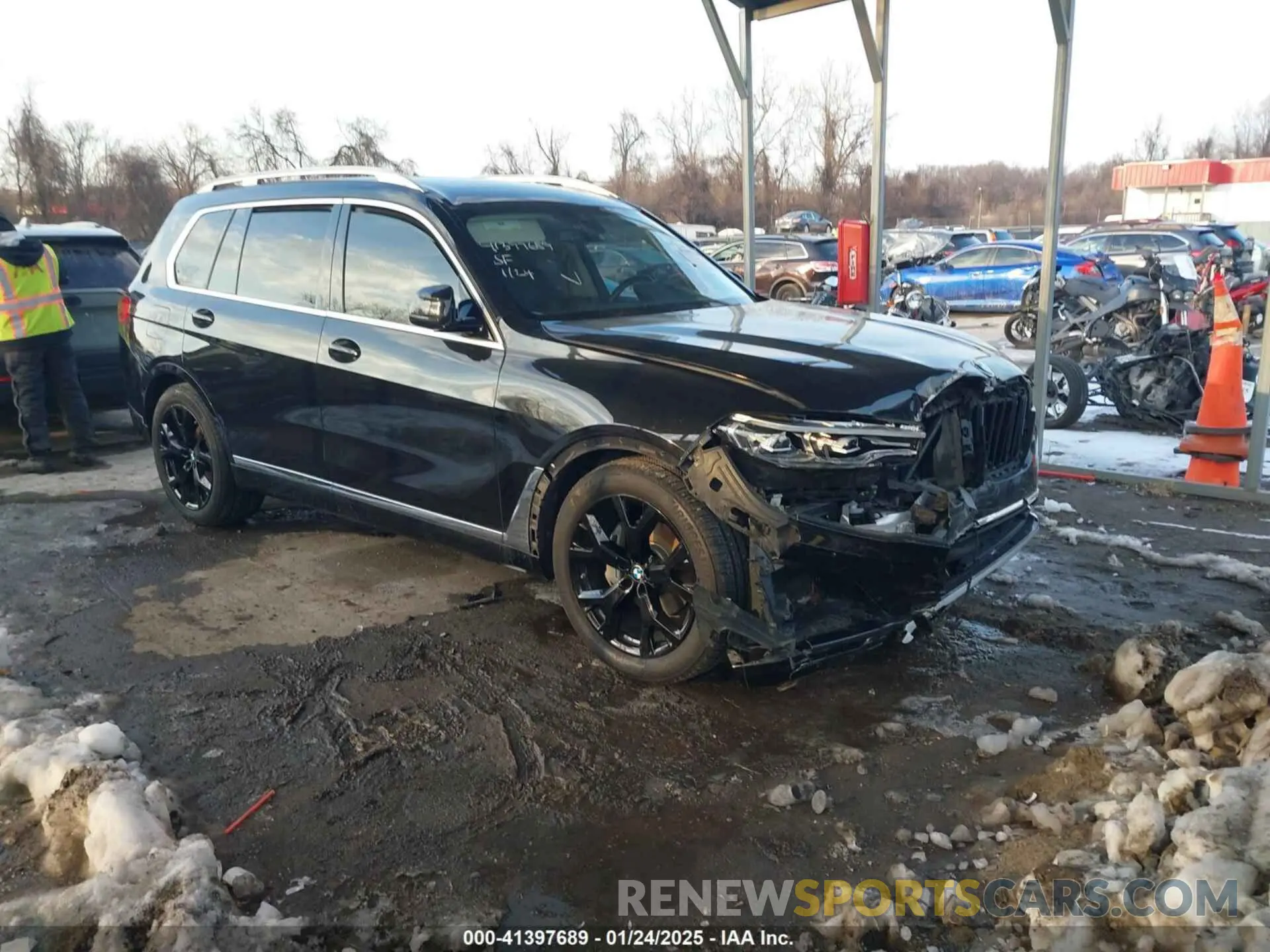 1 Photograph of a damaged car 5UXCW2C04L9B58734 BMW X7 2020