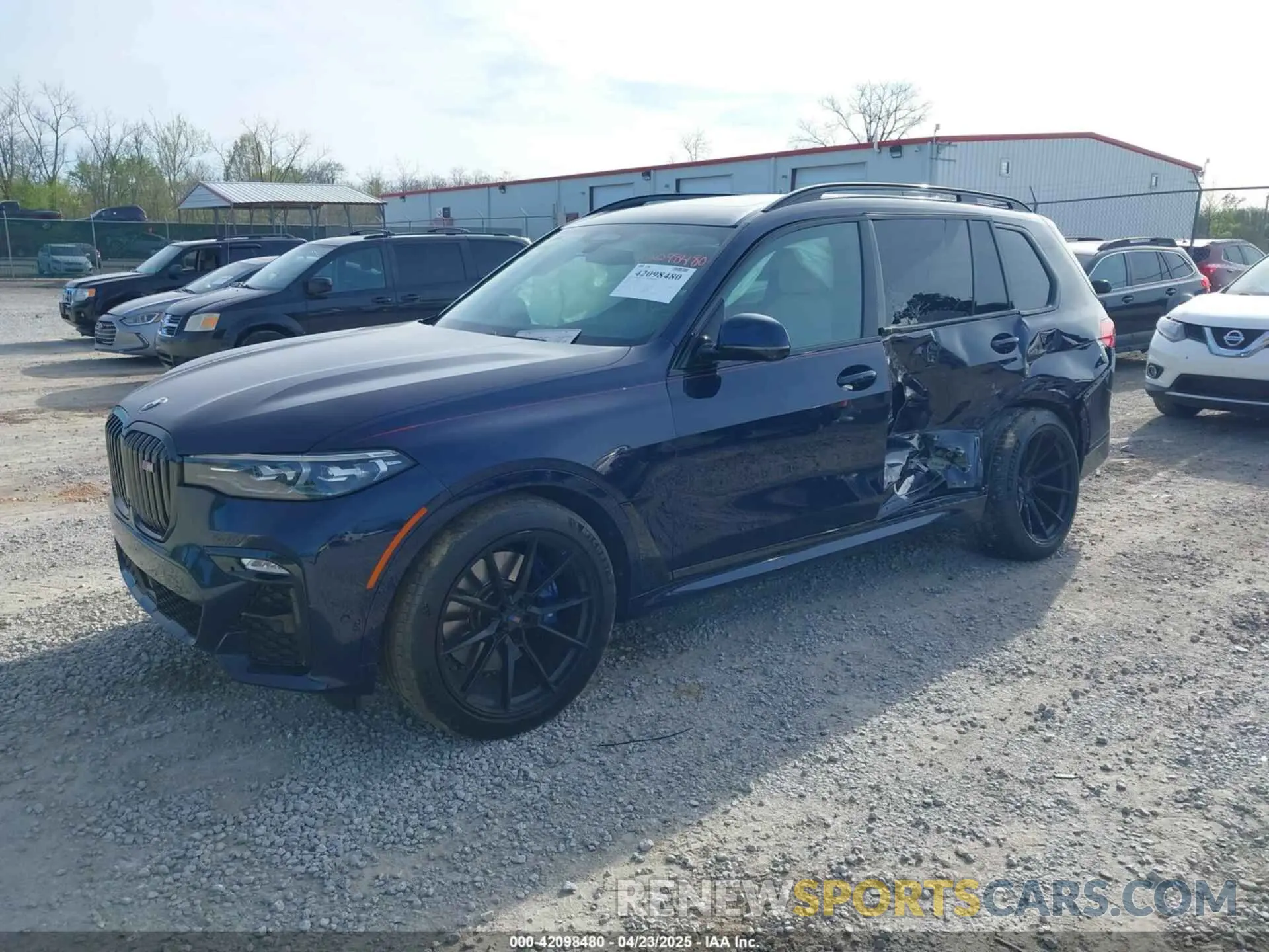 2 Photograph of a damaged car 5UXCW2C04L9C19824 BMW X7 2020