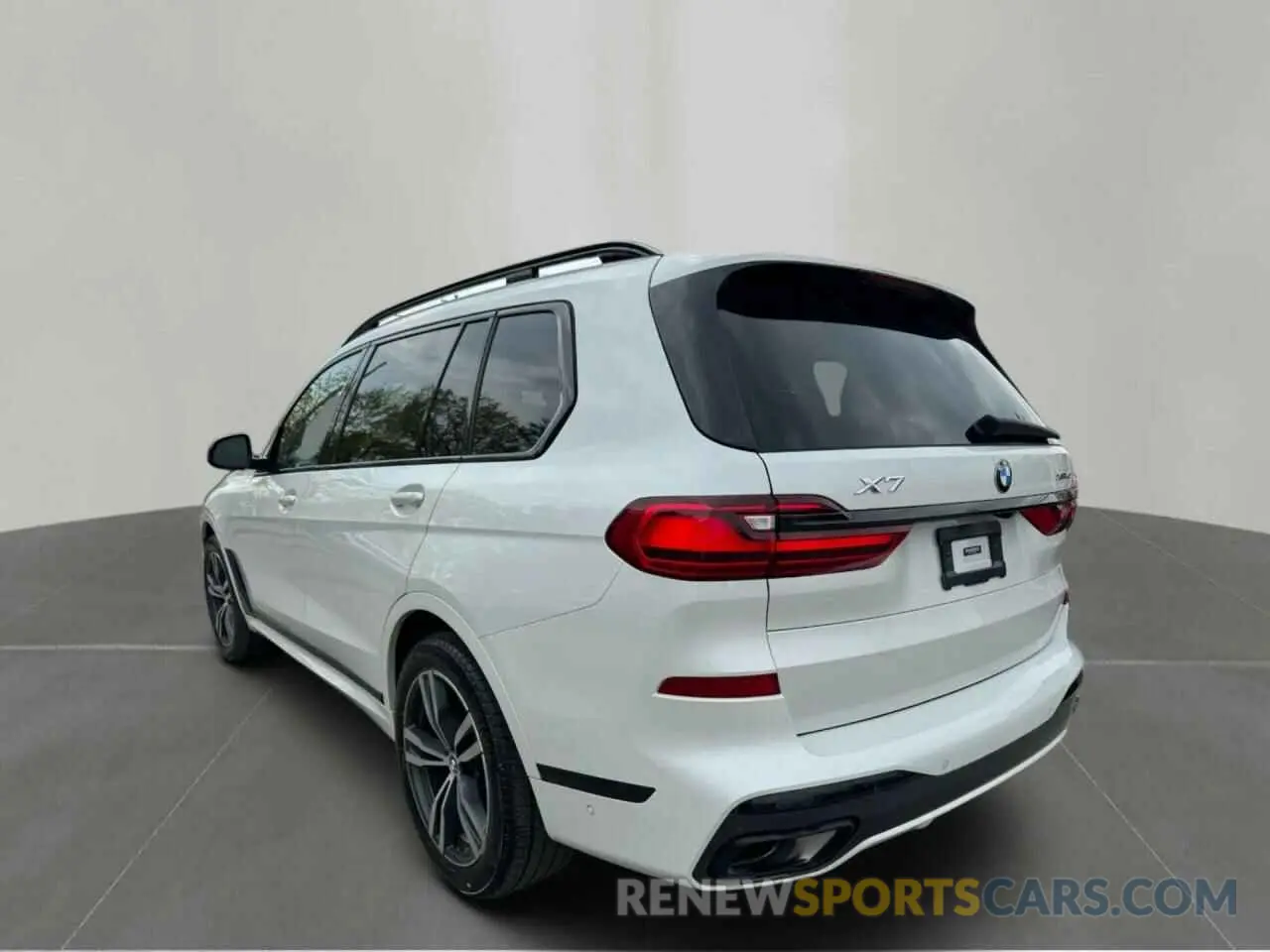 3 Photograph of a damaged car 5UXCW2C04L9C21489 BMW X7 2020