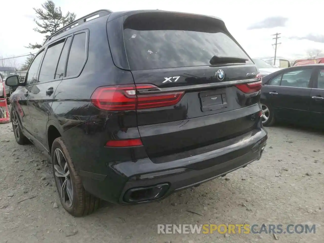 3 Photograph of a damaged car 5UXCW2C04L9C68604 BMW X7 2020