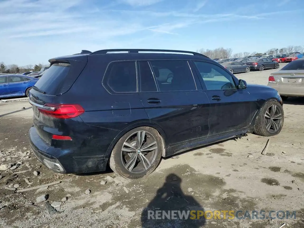 3 Photograph of a damaged car 5UXCW2C05L9A02170 BMW X7 2020