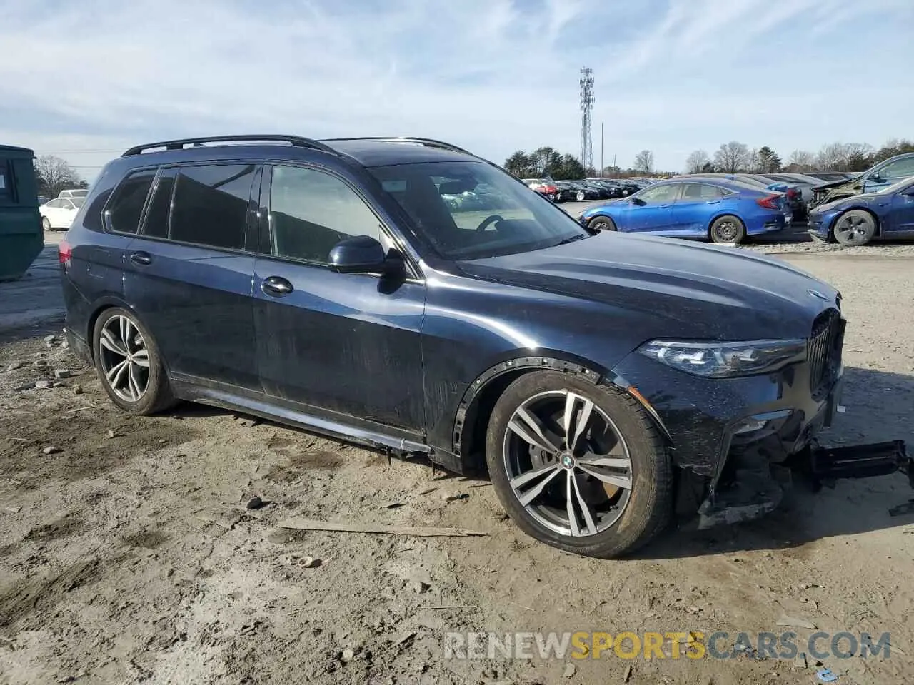 4 Photograph of a damaged car 5UXCW2C05L9A02170 BMW X7 2020