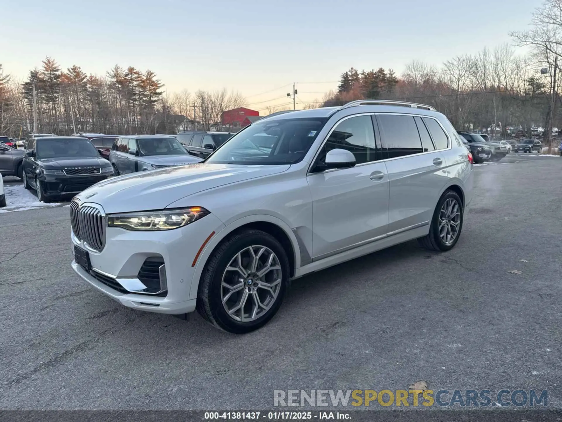 2 Photograph of a damaged car 5UXCW2C05L9A03397 BMW X7 2020