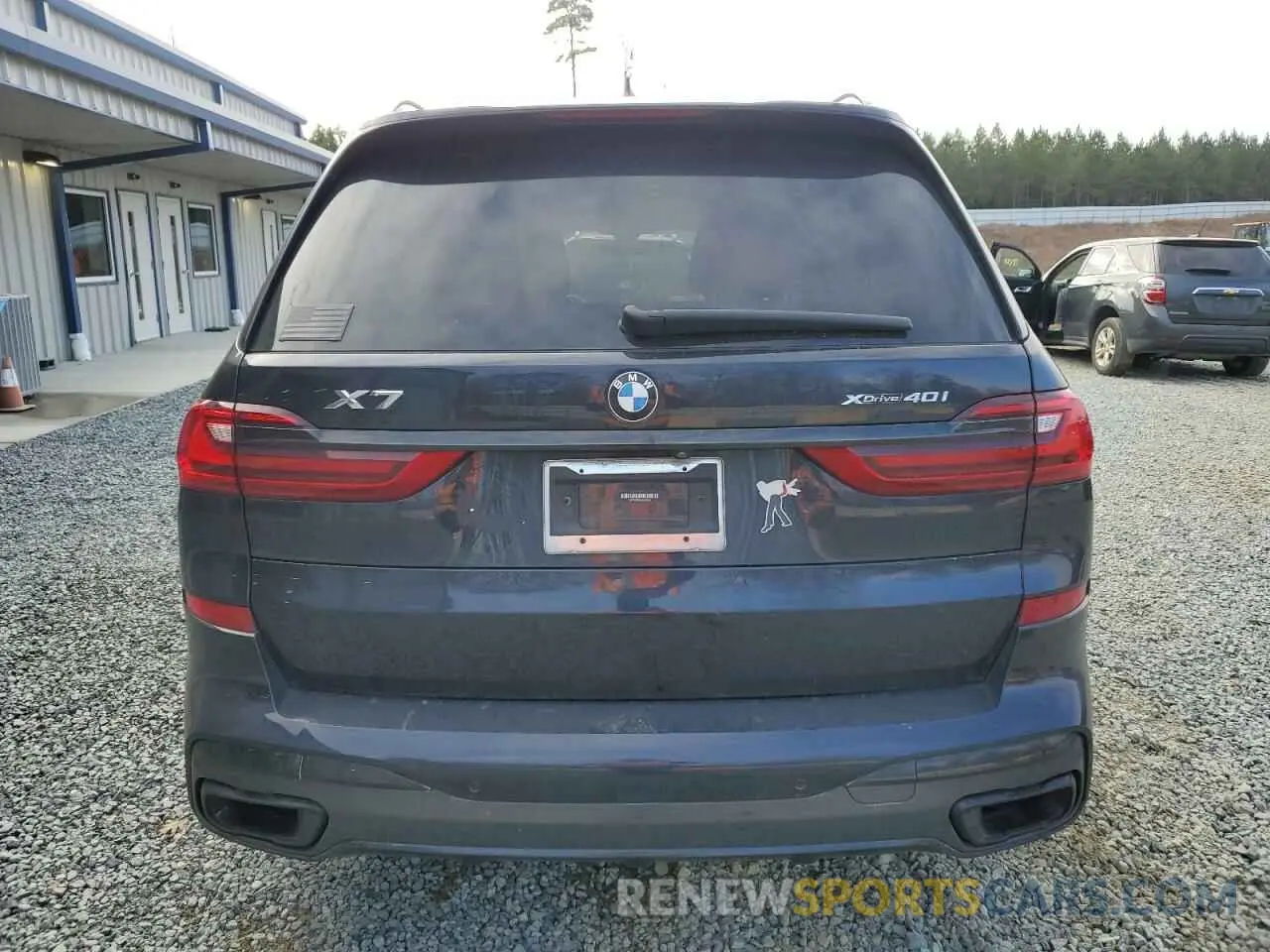 6 Photograph of a damaged car 5UXCW2C05L9B32515 BMW X7 2020