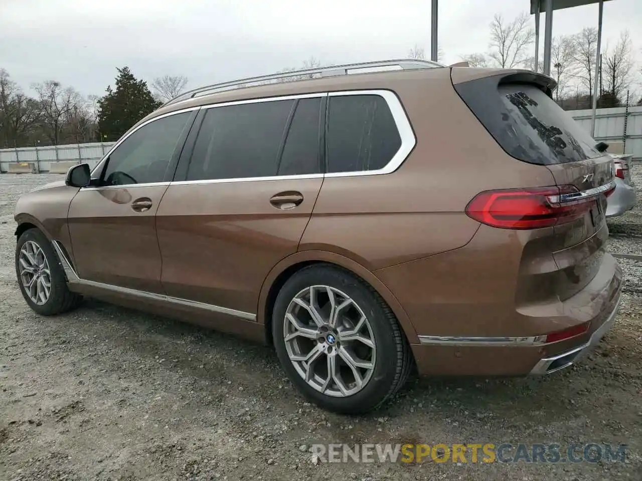 2 Photograph of a damaged car 5UXCW2C05L9B44938 BMW X7 2020