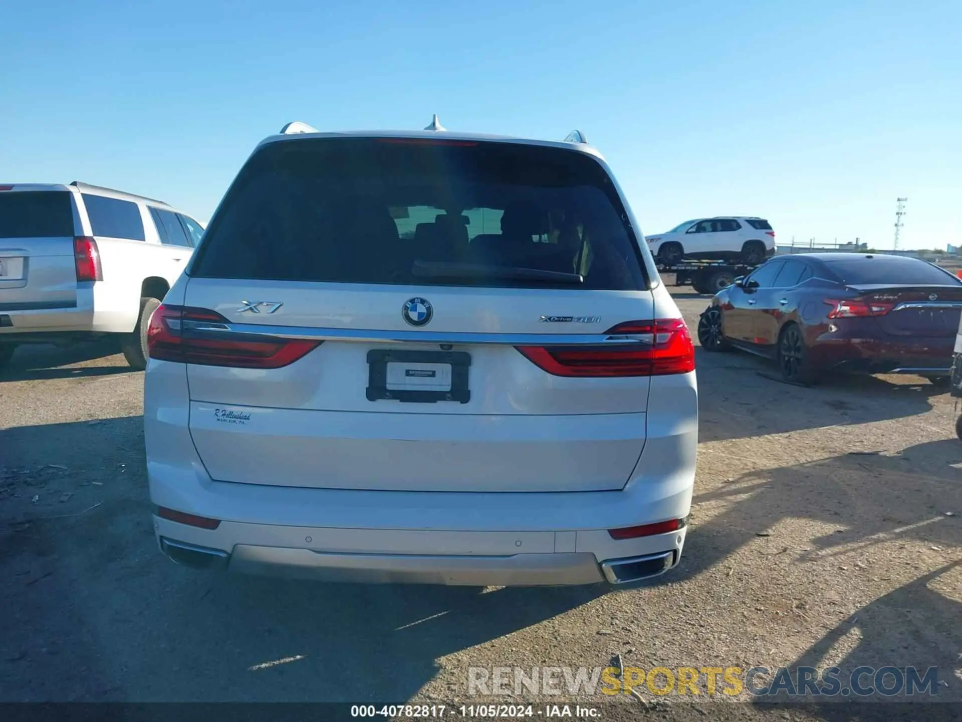 16 Photograph of a damaged car 5UXCW2C05L9B45488 BMW X7 2020