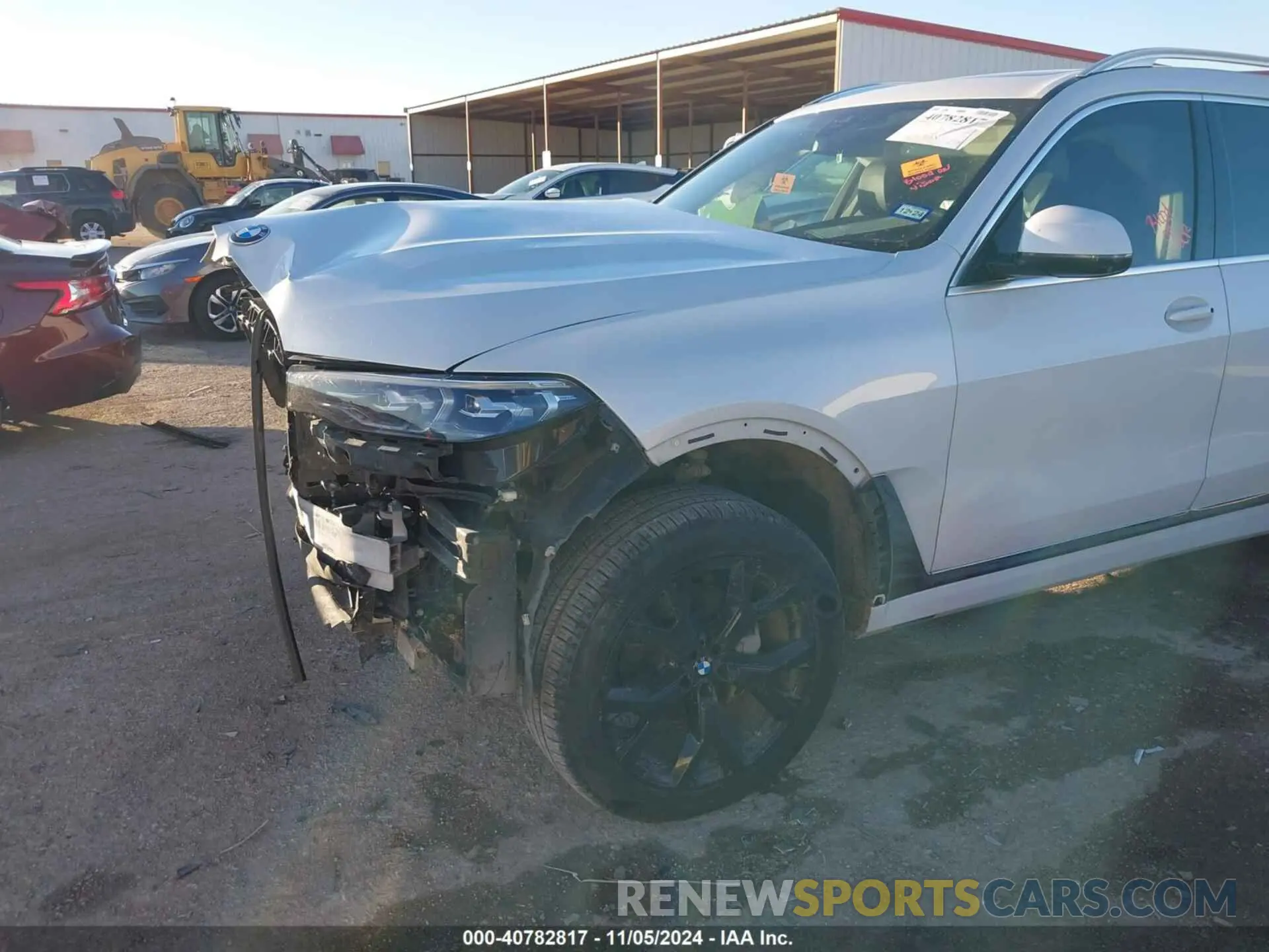6 Photograph of a damaged car 5UXCW2C05L9B45488 BMW X7 2020