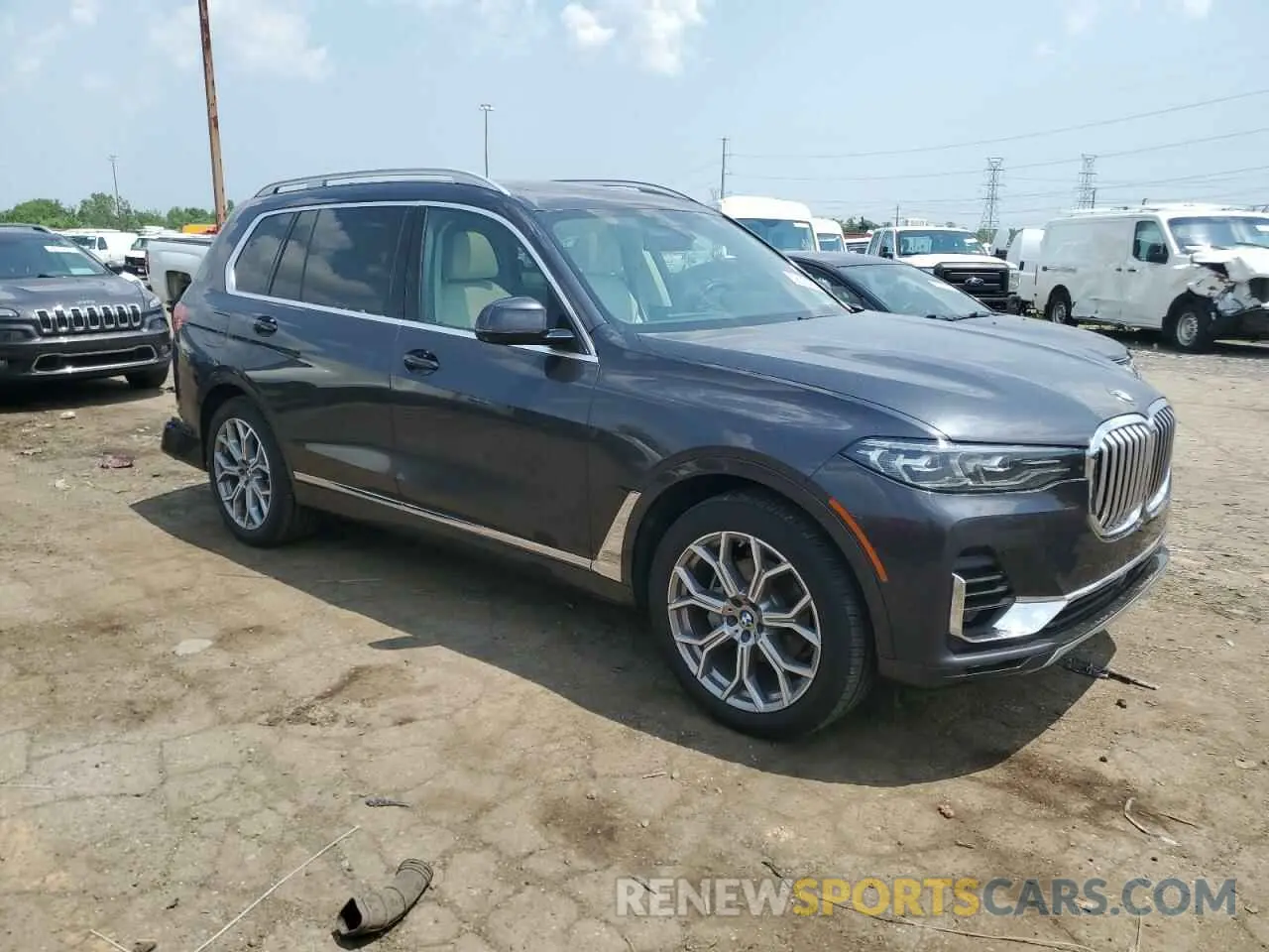 4 Photograph of a damaged car 5UXCW2C05L9B69211 BMW X7 2020