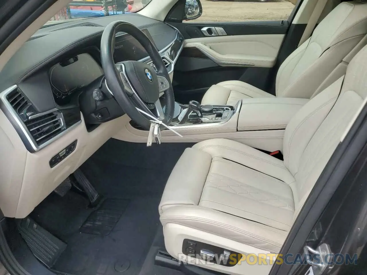 7 Photograph of a damaged car 5UXCW2C05L9B69211 BMW X7 2020