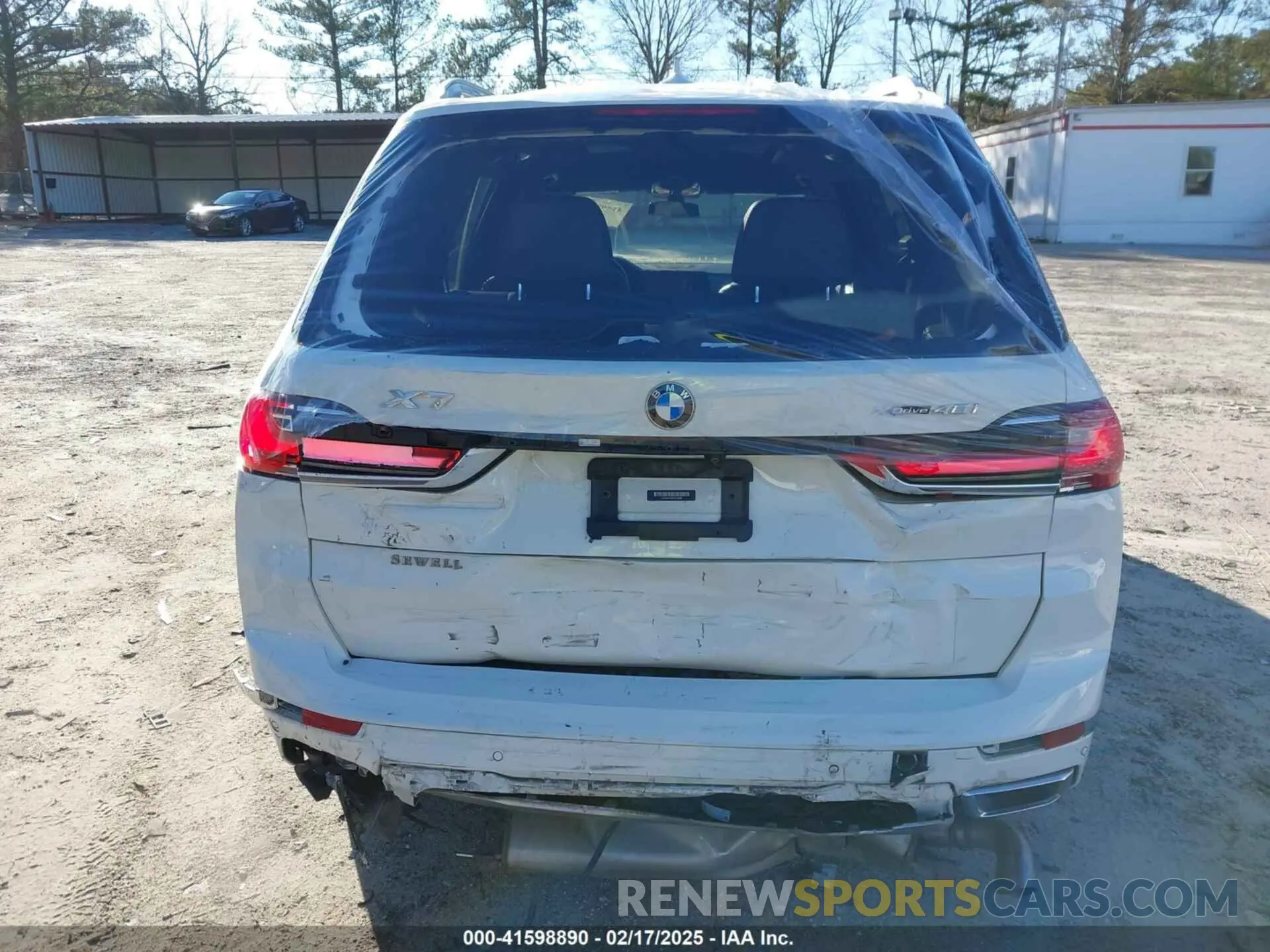 16 Photograph of a damaged car 5UXCW2C05L9C18696 BMW X7 2020