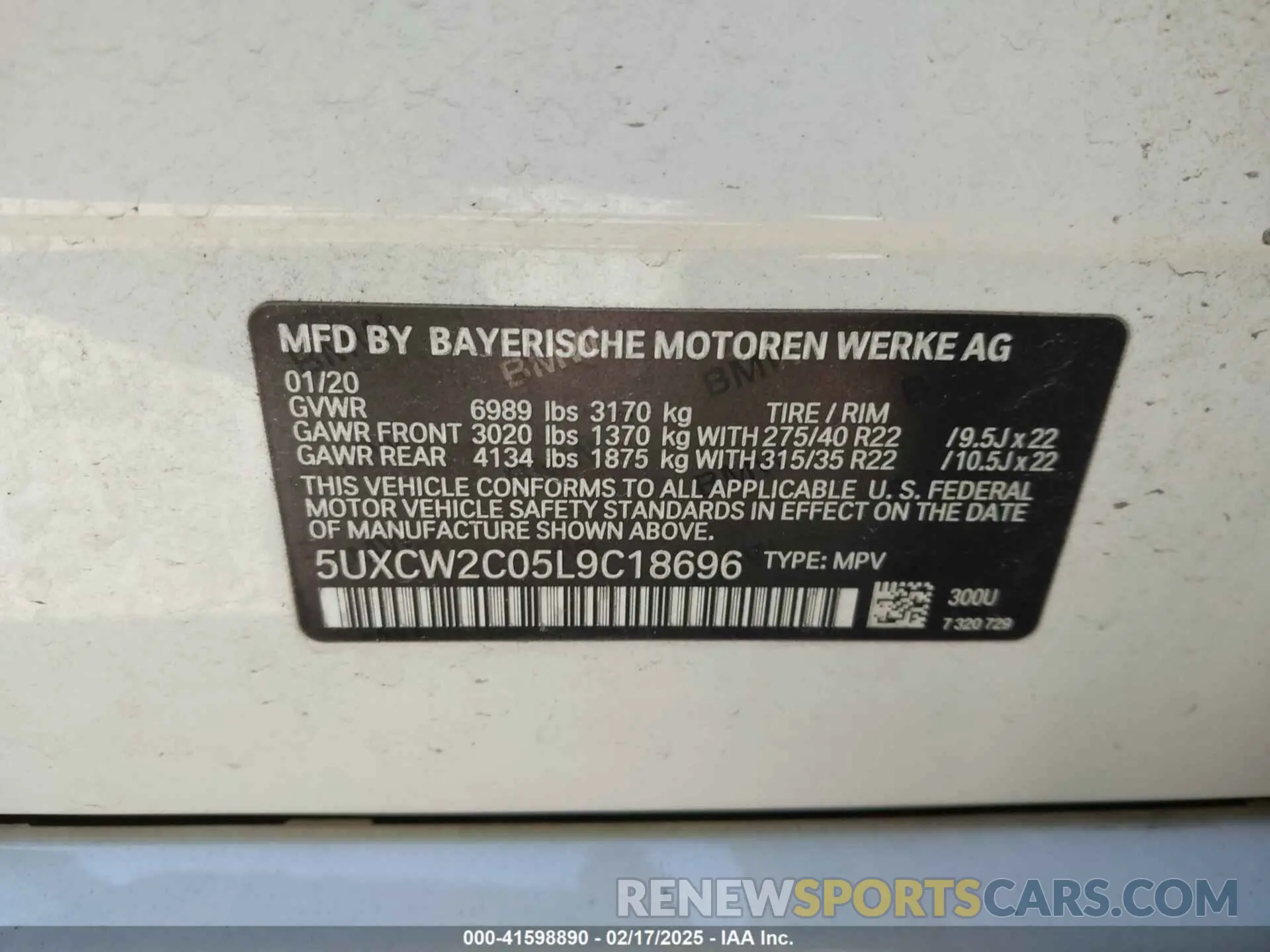 9 Photograph of a damaged car 5UXCW2C05L9C18696 BMW X7 2020