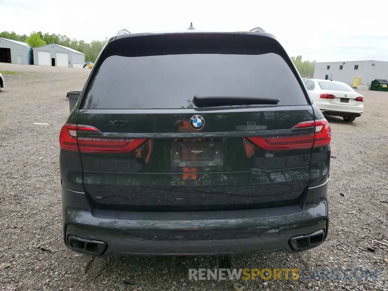 6 Photograph of a damaged car 5UXCW2C06L9A01481 BMW X7 2020