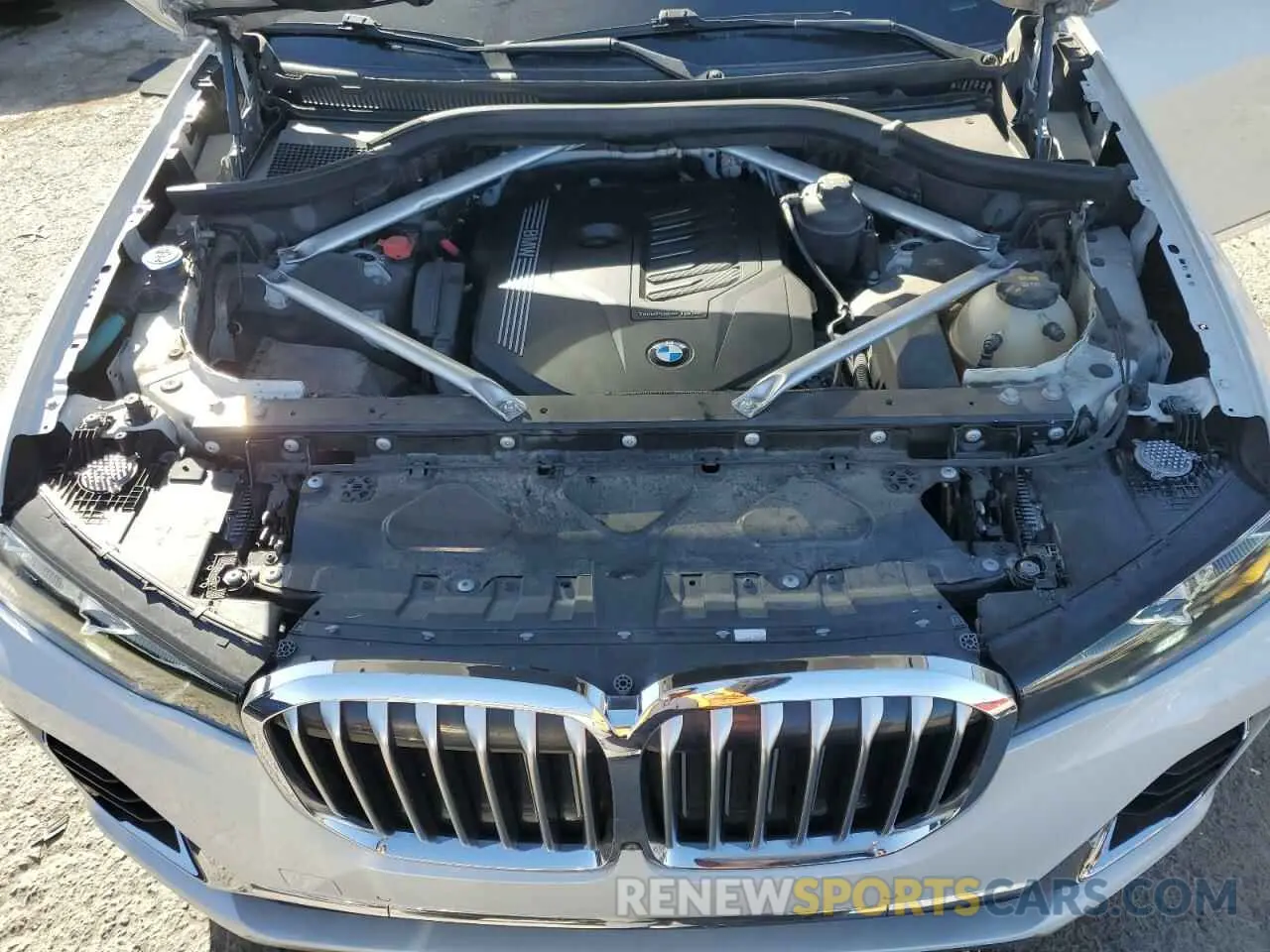 12 Photograph of a damaged car 5UXCW2C06L9A01738 BMW X7 2020