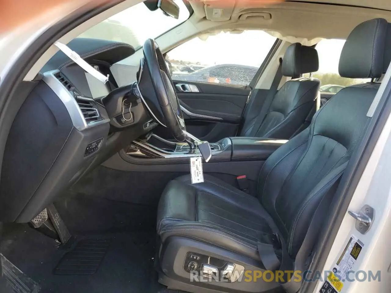 7 Photograph of a damaged car 5UXCW2C06L9A01738 BMW X7 2020