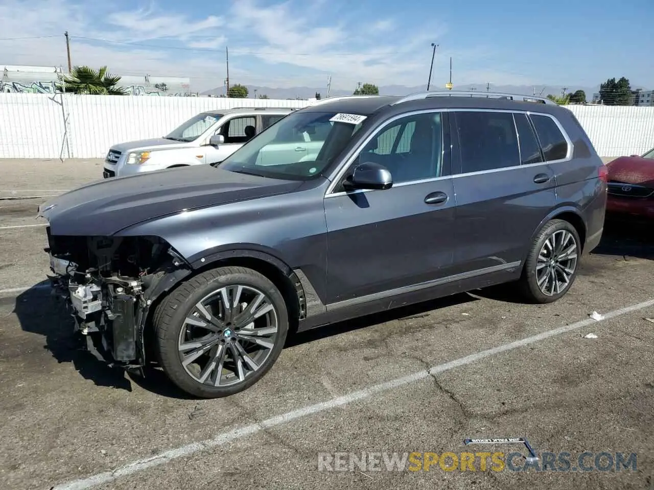 1 Photograph of a damaged car 5UXCW2C06L9B12967 BMW X7 2020
