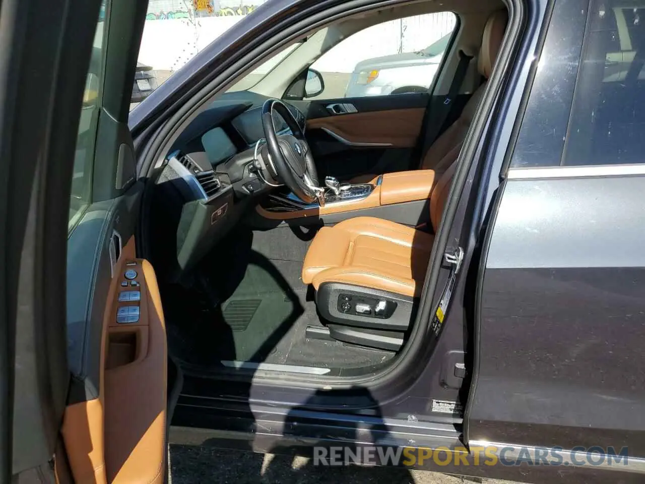 7 Photograph of a damaged car 5UXCW2C06L9B12967 BMW X7 2020