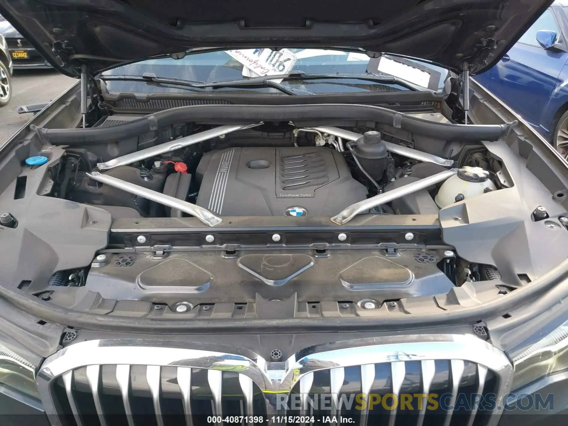 10 Photograph of a damaged car 5UXCW2C06L9B40803 BMW X7 2020