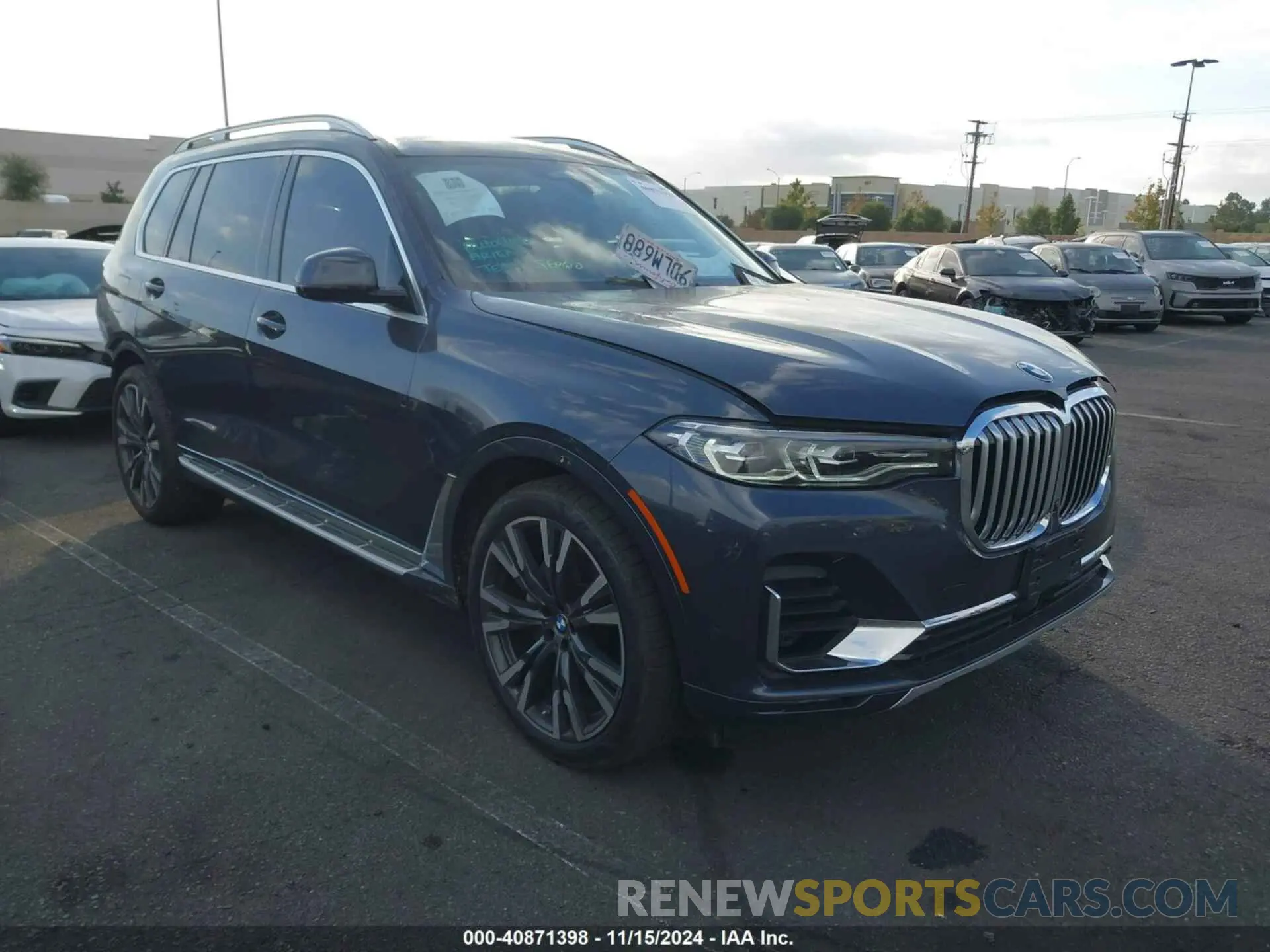 14 Photograph of a damaged car 5UXCW2C06L9B40803 BMW X7 2020