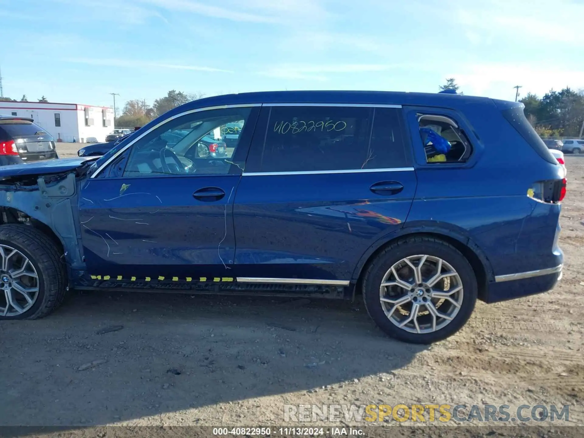 14 Photograph of a damaged car 5UXCW2C06L9C38374 BMW X7 2020