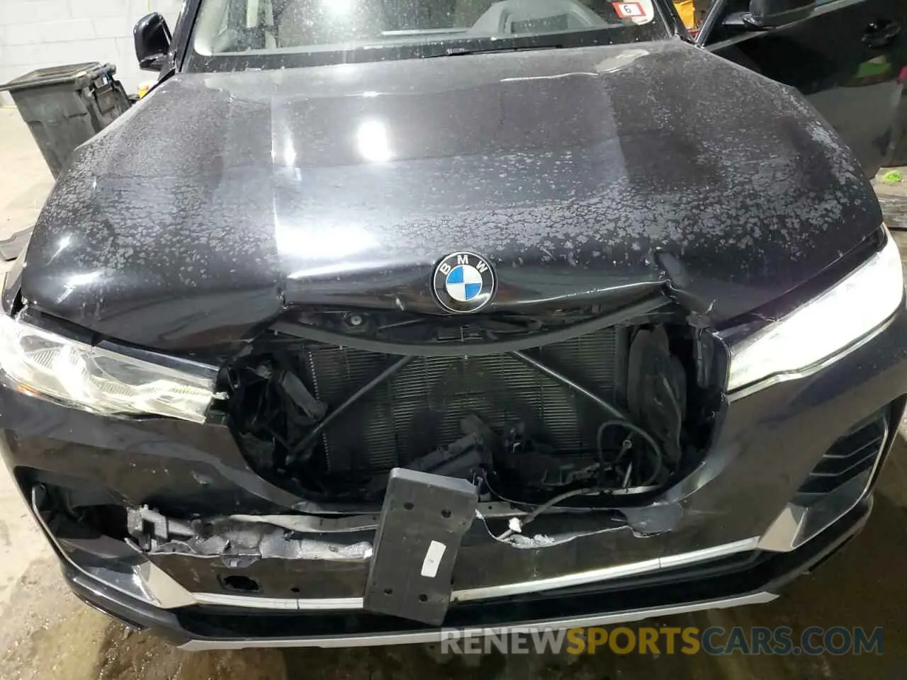 12 Photograph of a damaged car 5UXCW2C07L9A03580 BMW X7 2020