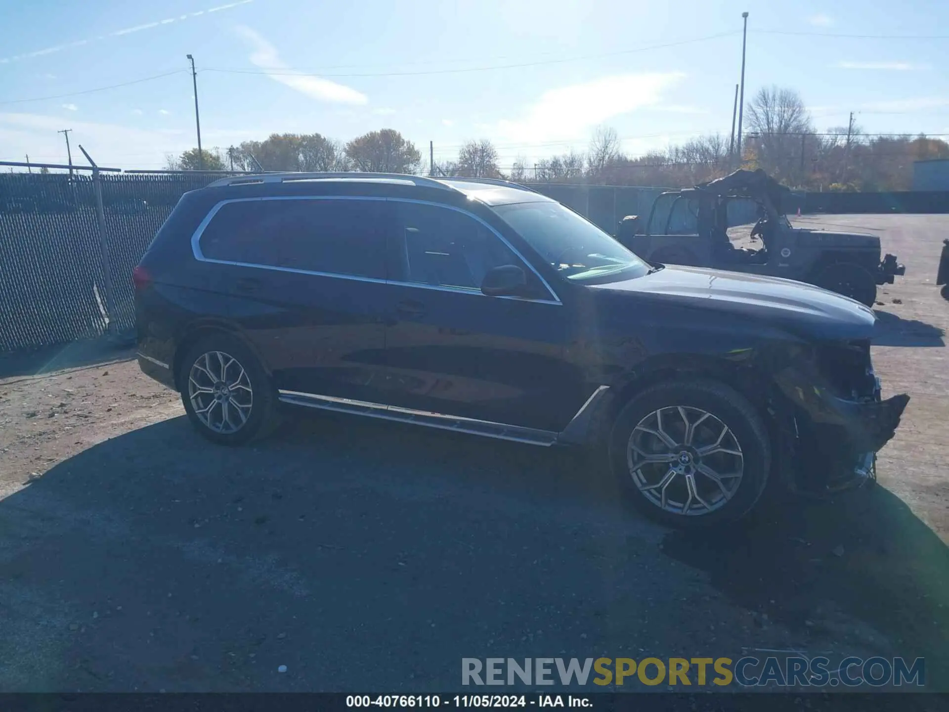 13 Photograph of a damaged car 5UXCW2C07L9B52071 BMW X7 2020