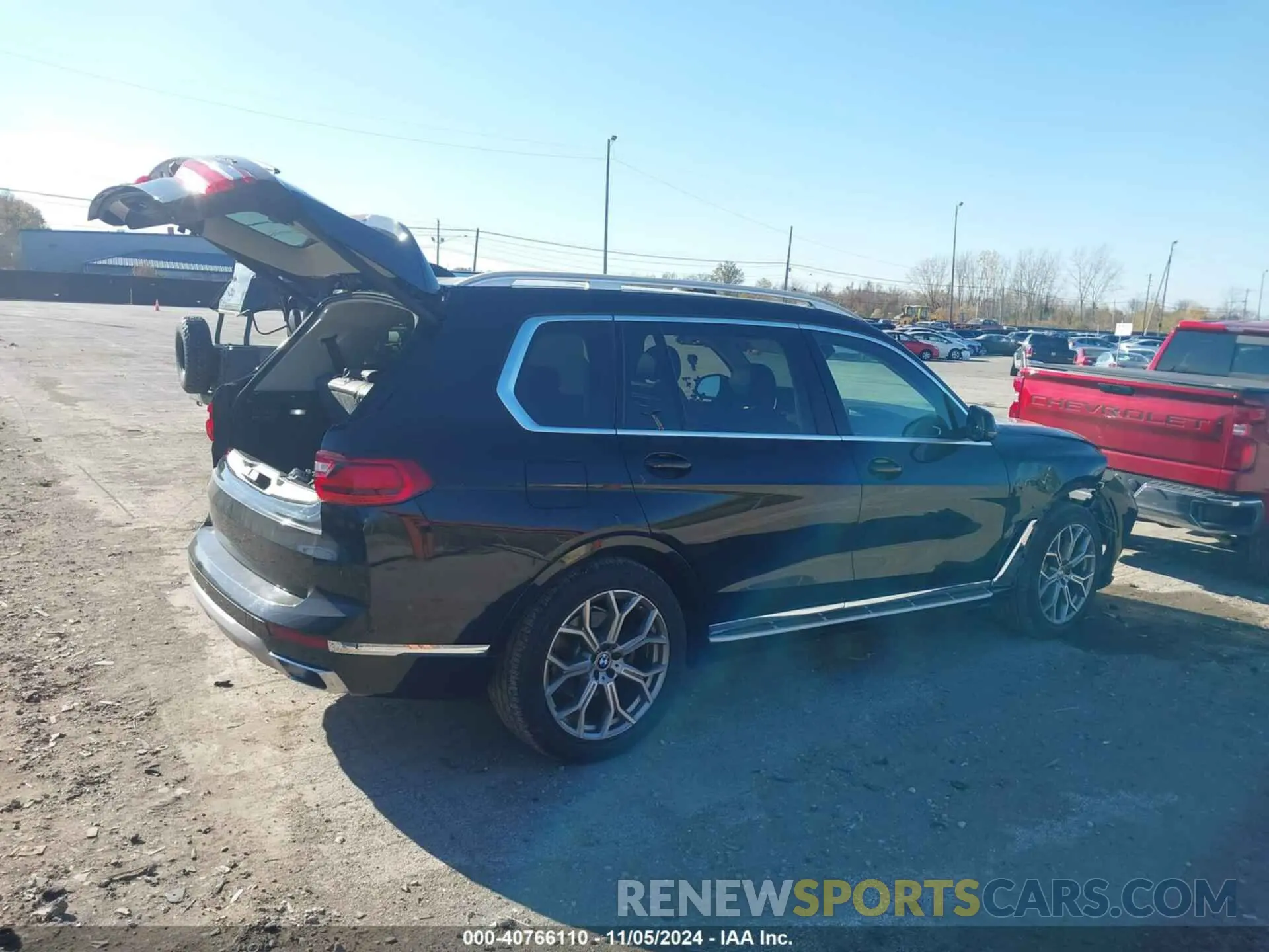 4 Photograph of a damaged car 5UXCW2C07L9B52071 BMW X7 2020