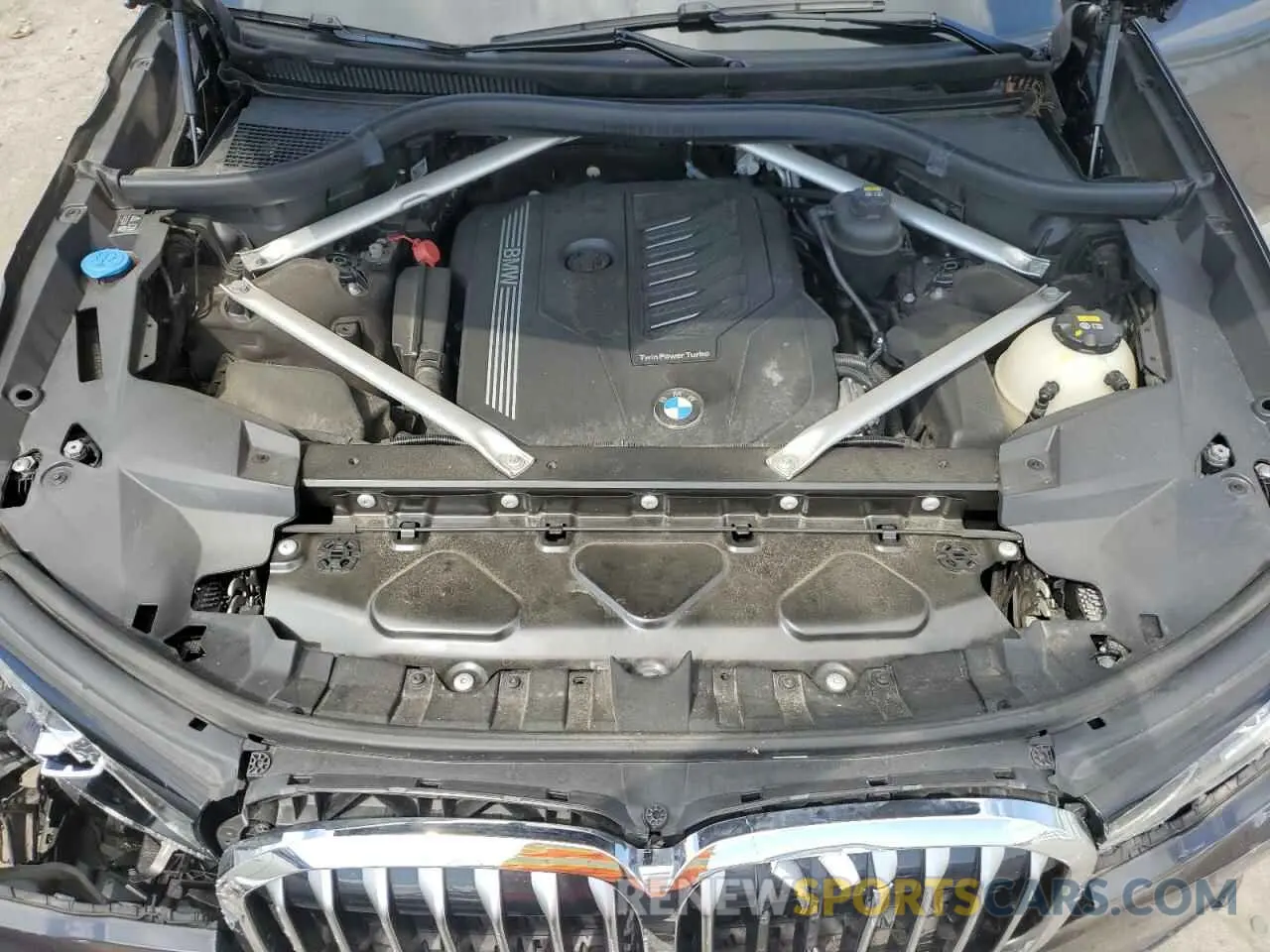 12 Photograph of a damaged car 5UXCW2C07L9B79657 BMW X7 2020