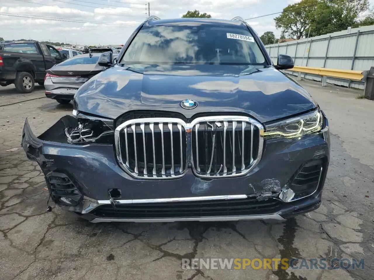 5 Photograph of a damaged car 5UXCW2C07L9B79657 BMW X7 2020